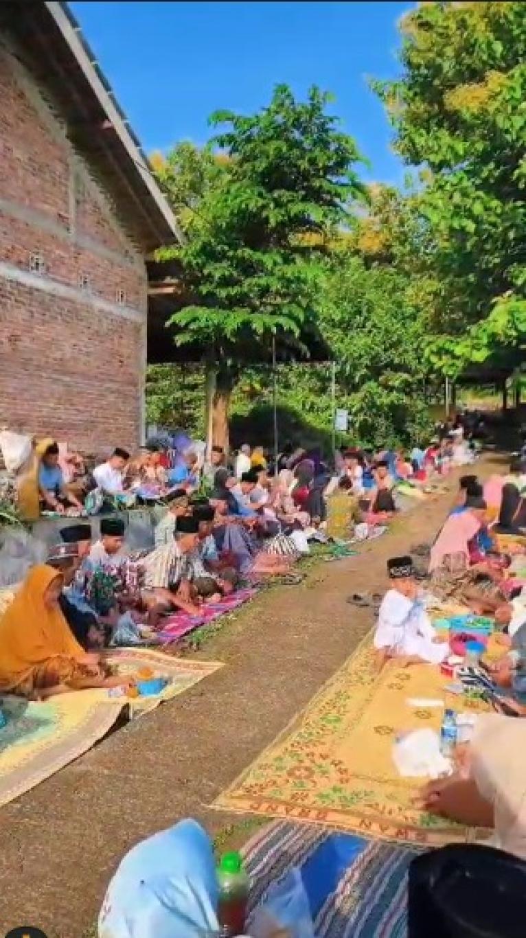 Nguri-Uri Tradisi Nyadran di Segoroyoso